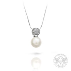 Златен медальон с естествена перла - 10,95 mm. и диаманти