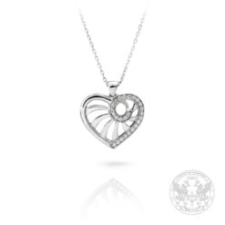 Златен медальон под формата на сърце с диаманти 0.25ct