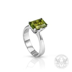 Дамски златен пръстен със зелен Турмалин