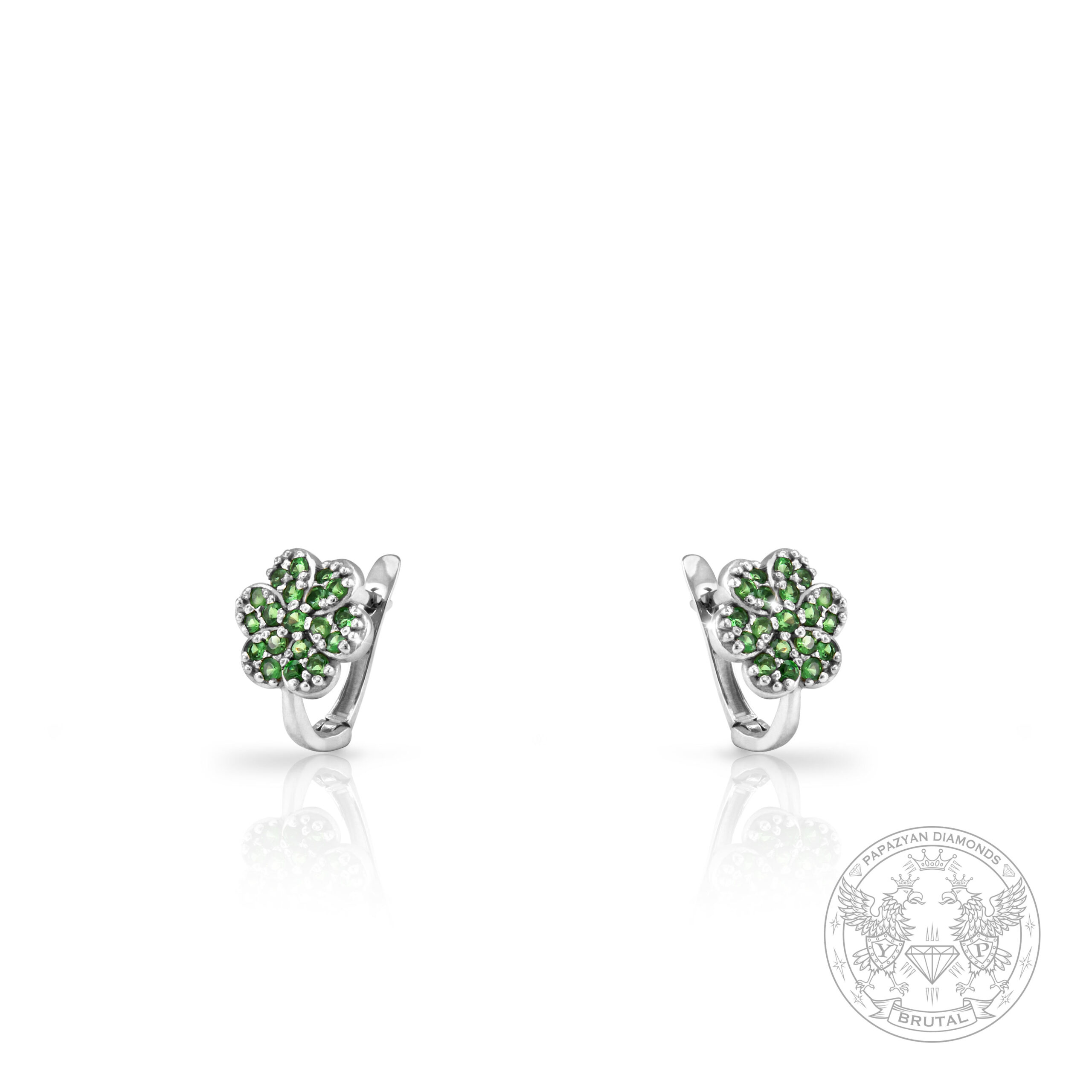 Дамски обеци в бяло злато под формата на цвете с Цаворити