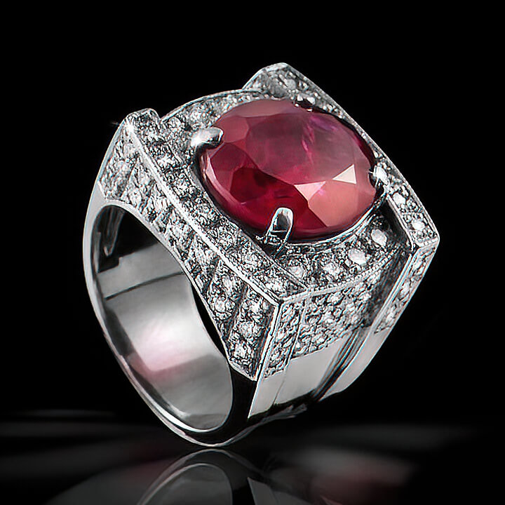 Златен пръстен с Рубин и Диаманти